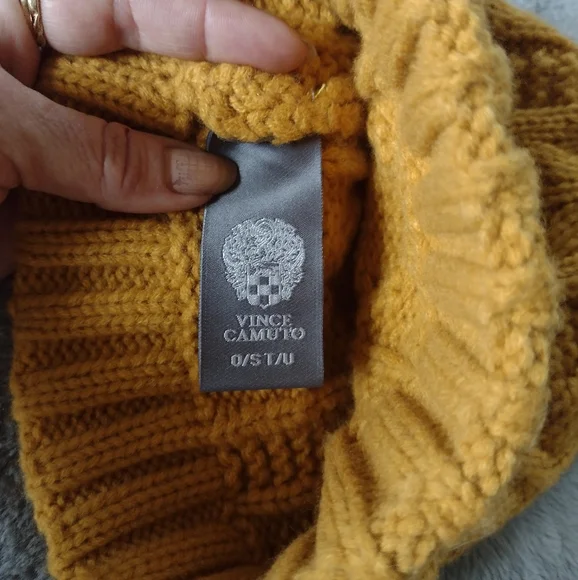 EUC Vince Camuto Knit Pom Beanie - Picture 3 of 7